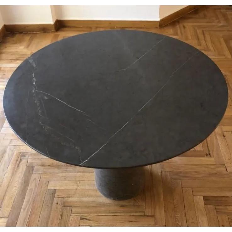 the-round-dining