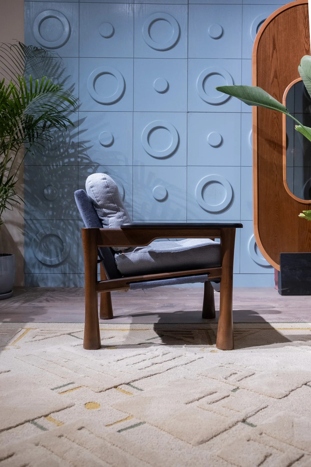 Liva Armchair