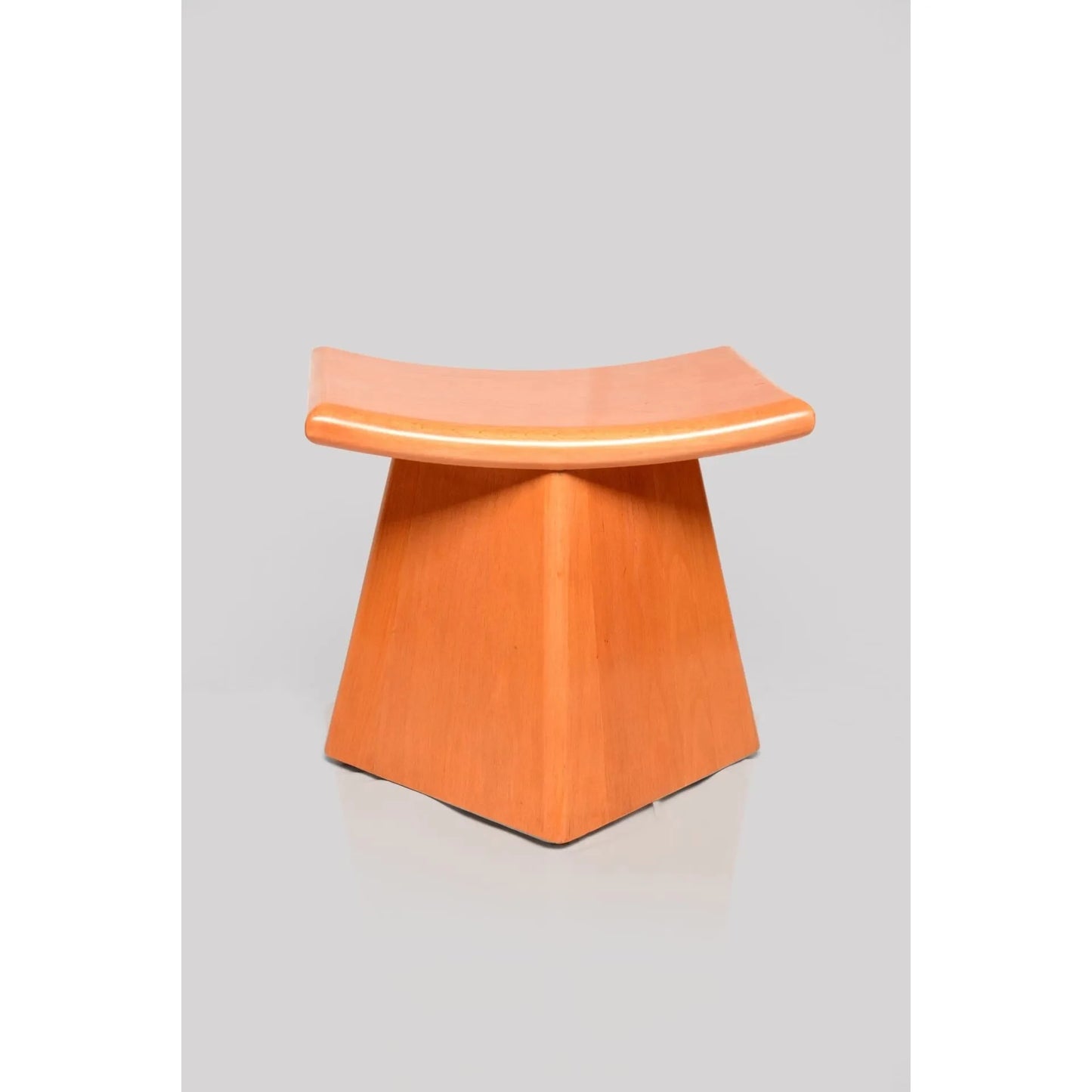 Non-Polar Pouf