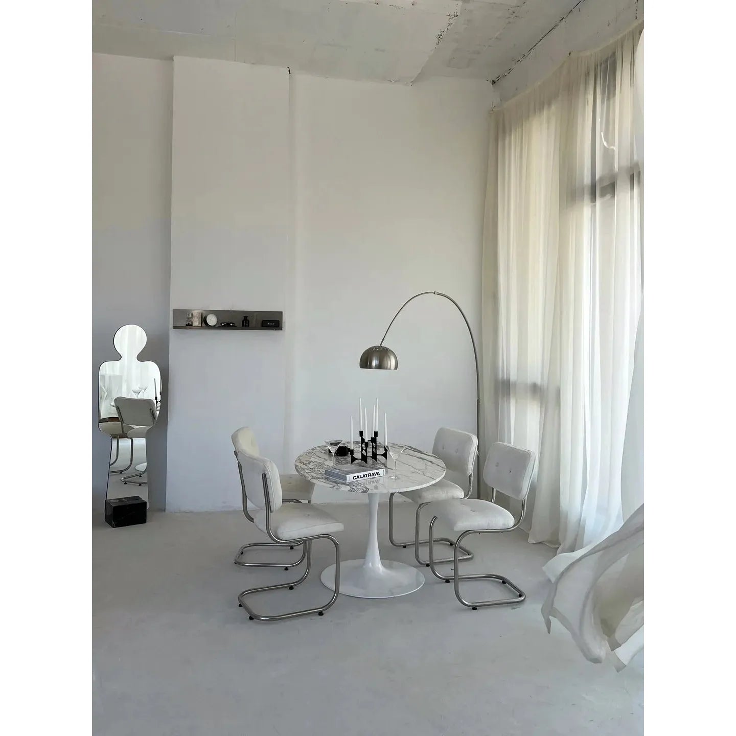 Tulip Dining Table