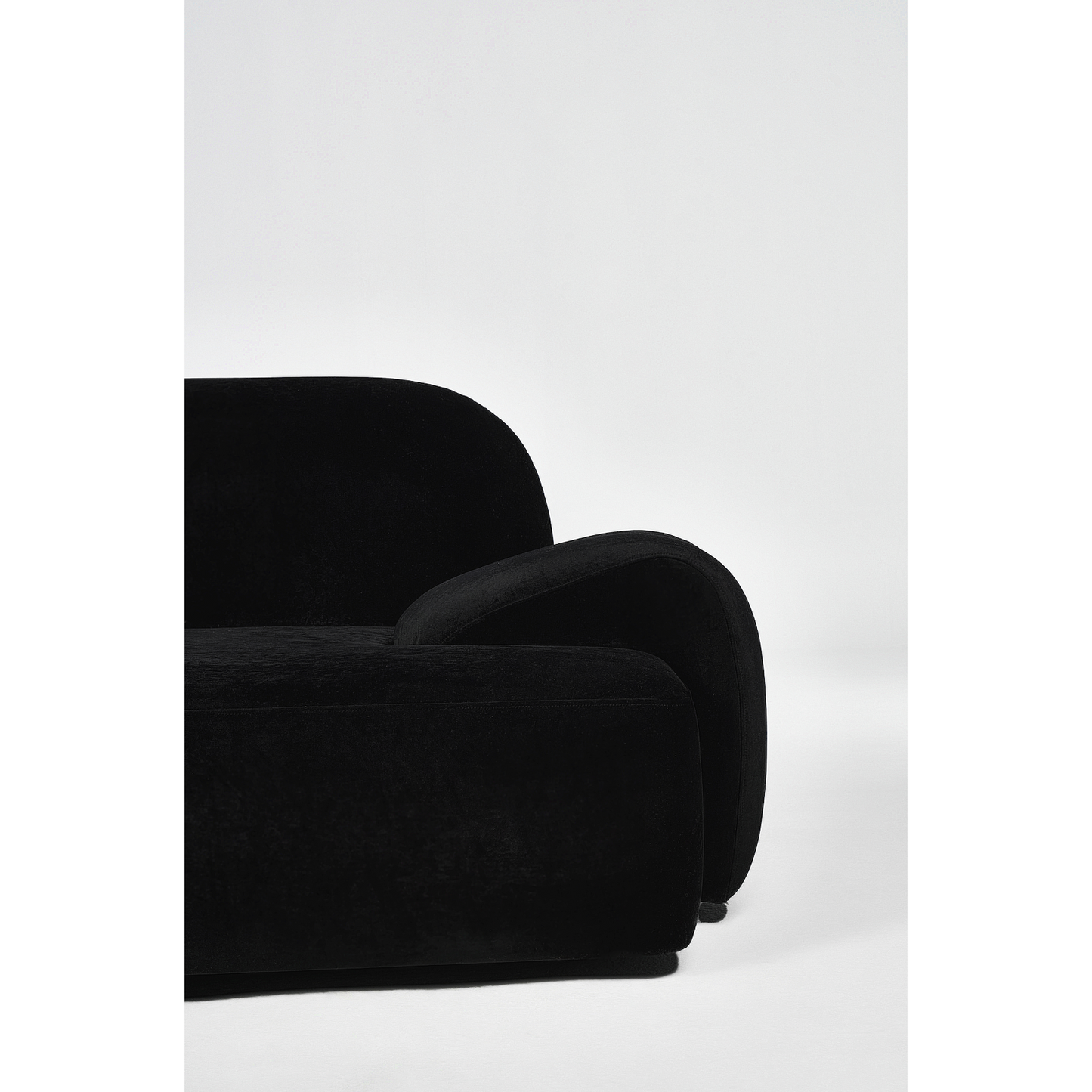 Ari Chaise Lounge