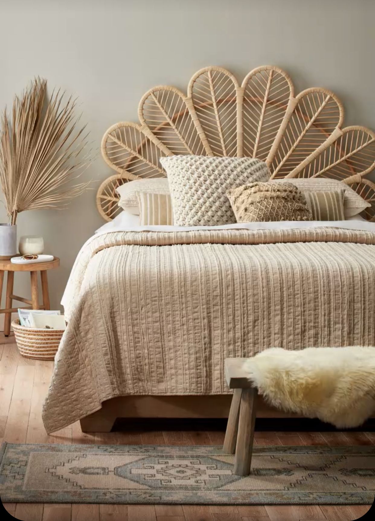 Flower Bed Headboard - MAISON DE L'ILE- The Mob Collective Flower Bed Headboard - MAISON DE L'ILE- The Mob Collective