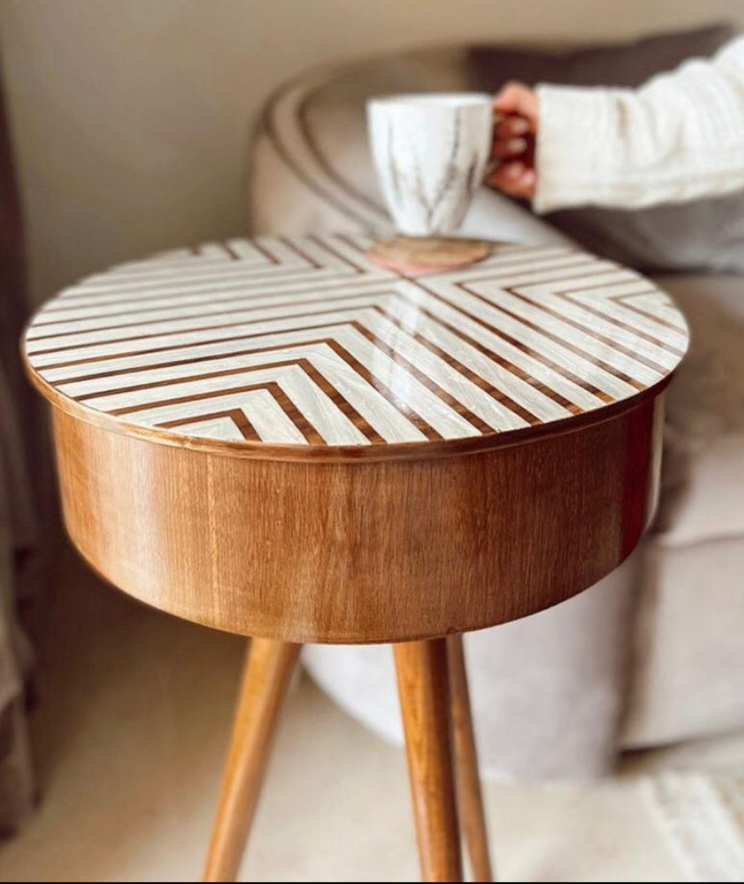 Detachable Side Table - Rofoof- The Mob Collective Detachable Side Table - Rofoof- The Mob Collective
