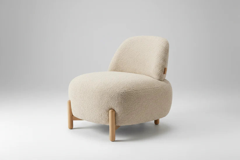 Ritzy Lounge Chair