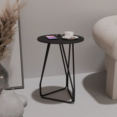 Stratto – Sculptural Metal Side Table