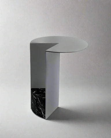 The Cantilever (Gray x Black)