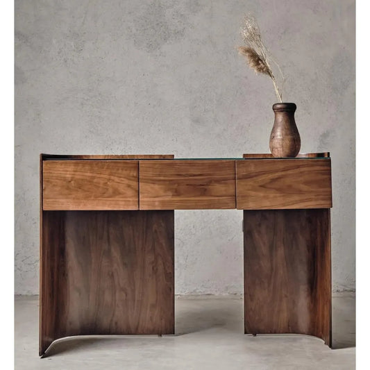 dolly-dresser