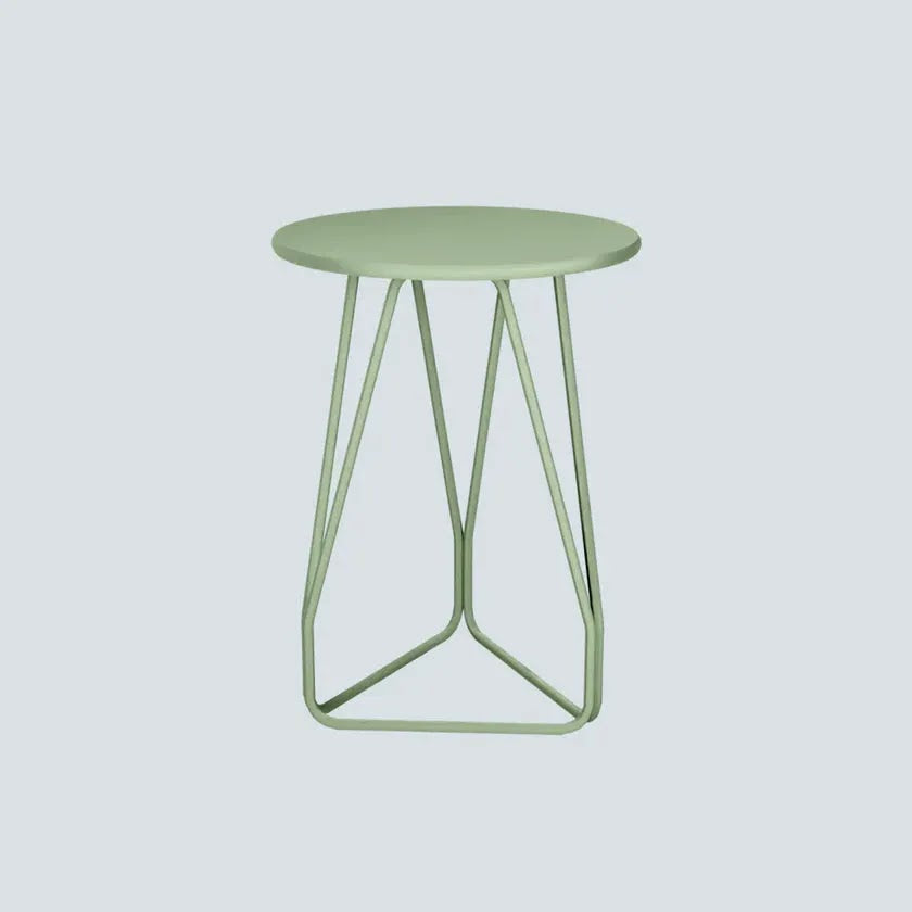 Stratto – Sculptural Metal Side Table