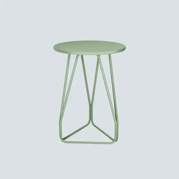 Stratto – Sculptural Metal Side Table