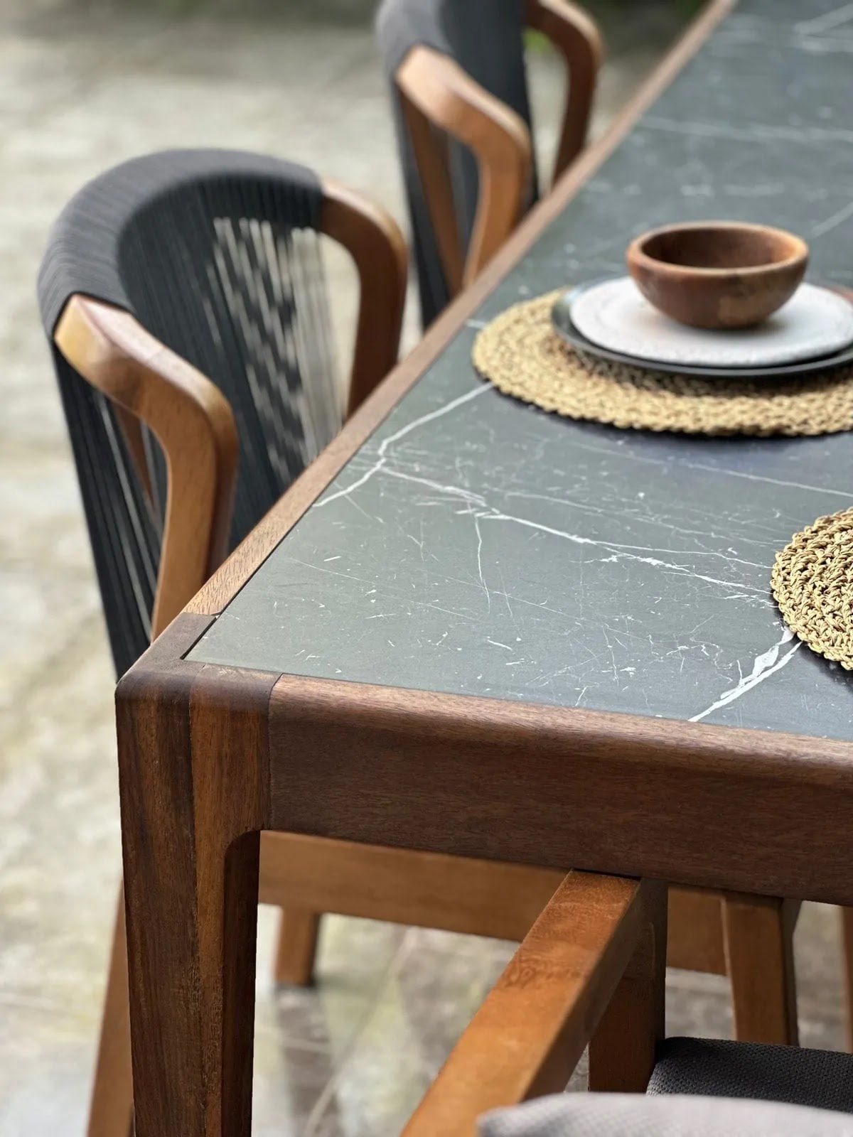 badaro-dinning-table