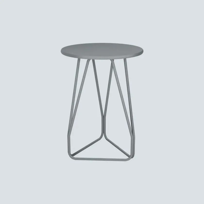 Stratto – Sculptural Metal Side Table