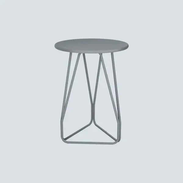 Stratto – Sculptural Metal Side Table
