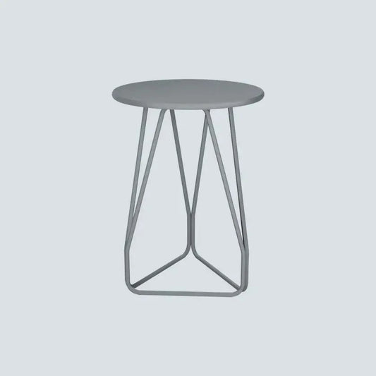 Stratto – Sculptural Metal Side Table