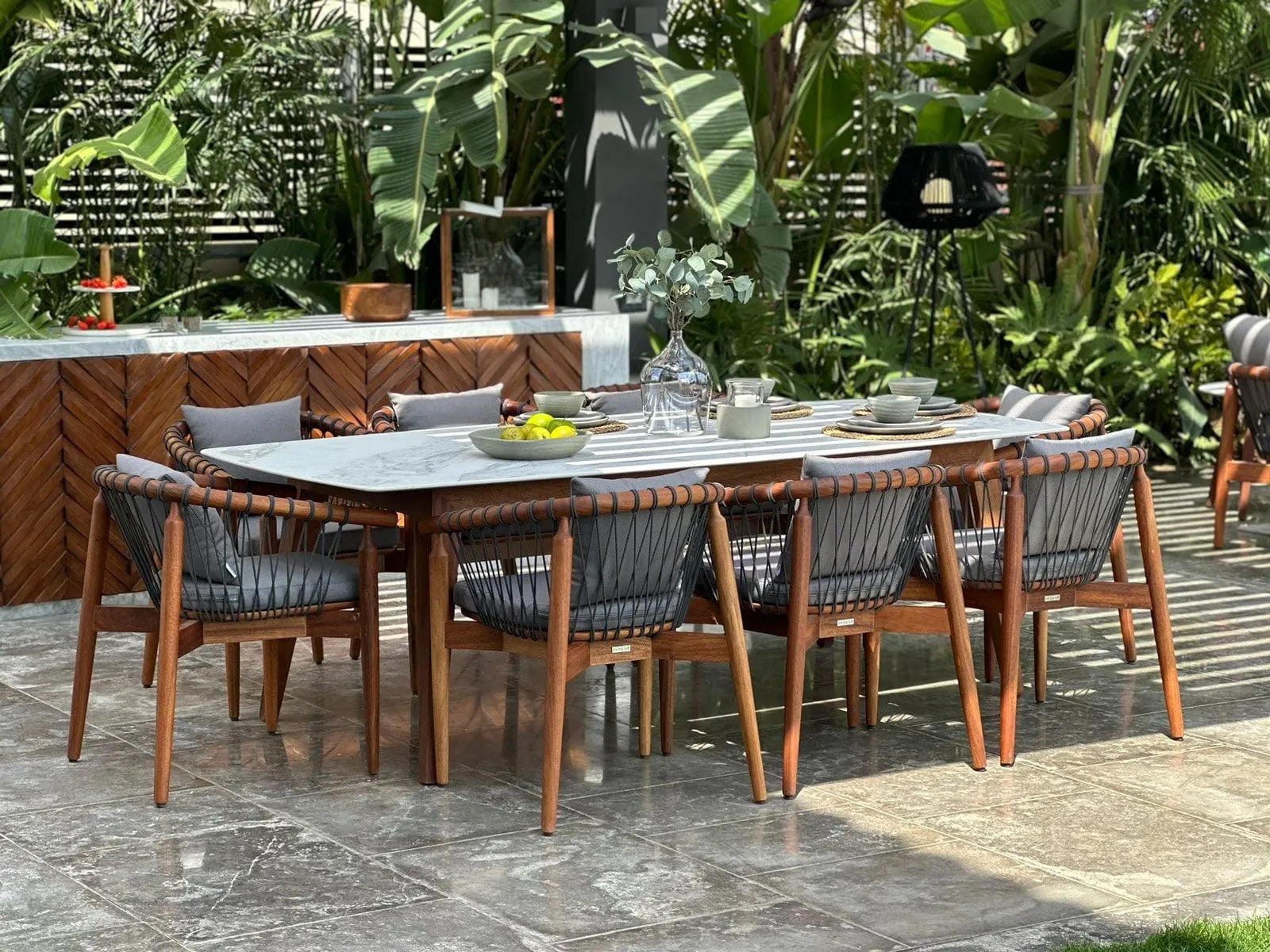 copy-of-ixir-dinning-table