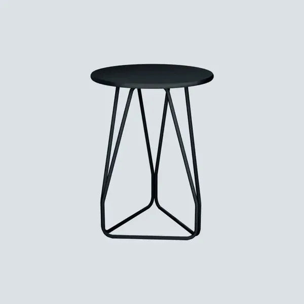 Stratto – Sculptural Metal Side Table