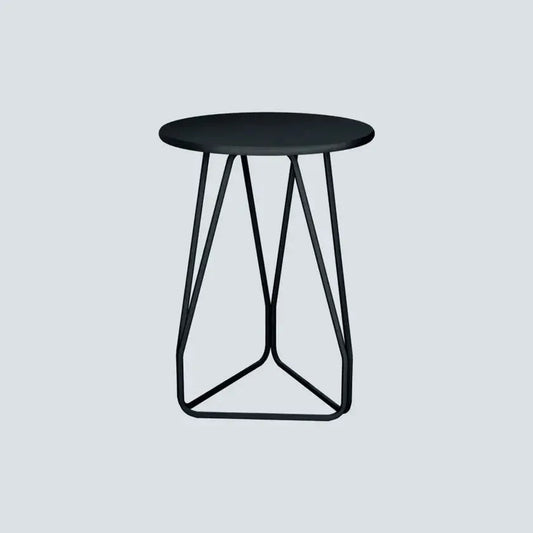 Stratto – Sculptural Metal Side Table