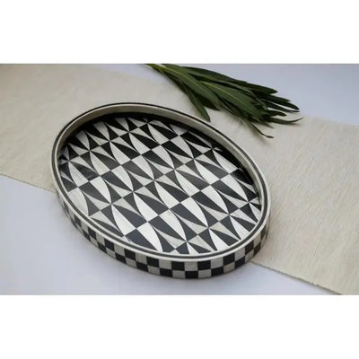 black-oval-tray
