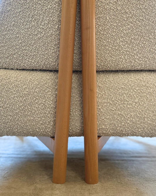 Ritzy Lounge Chair