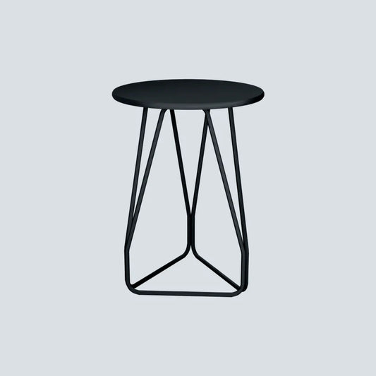 Stratto – Sculptural Metal Side Table