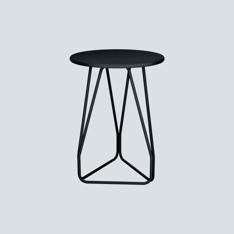 Stratto – Sculptural Metal Side Table