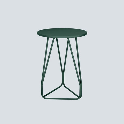 Stratto – Sculptural Metal Side Table