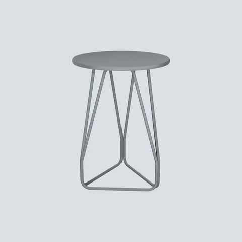 Stratto – Sculptural Metal Side Table