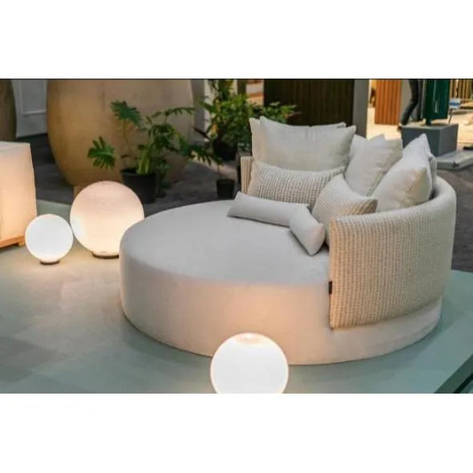 Vienna Seat - C REALITY- The Mob Collective
