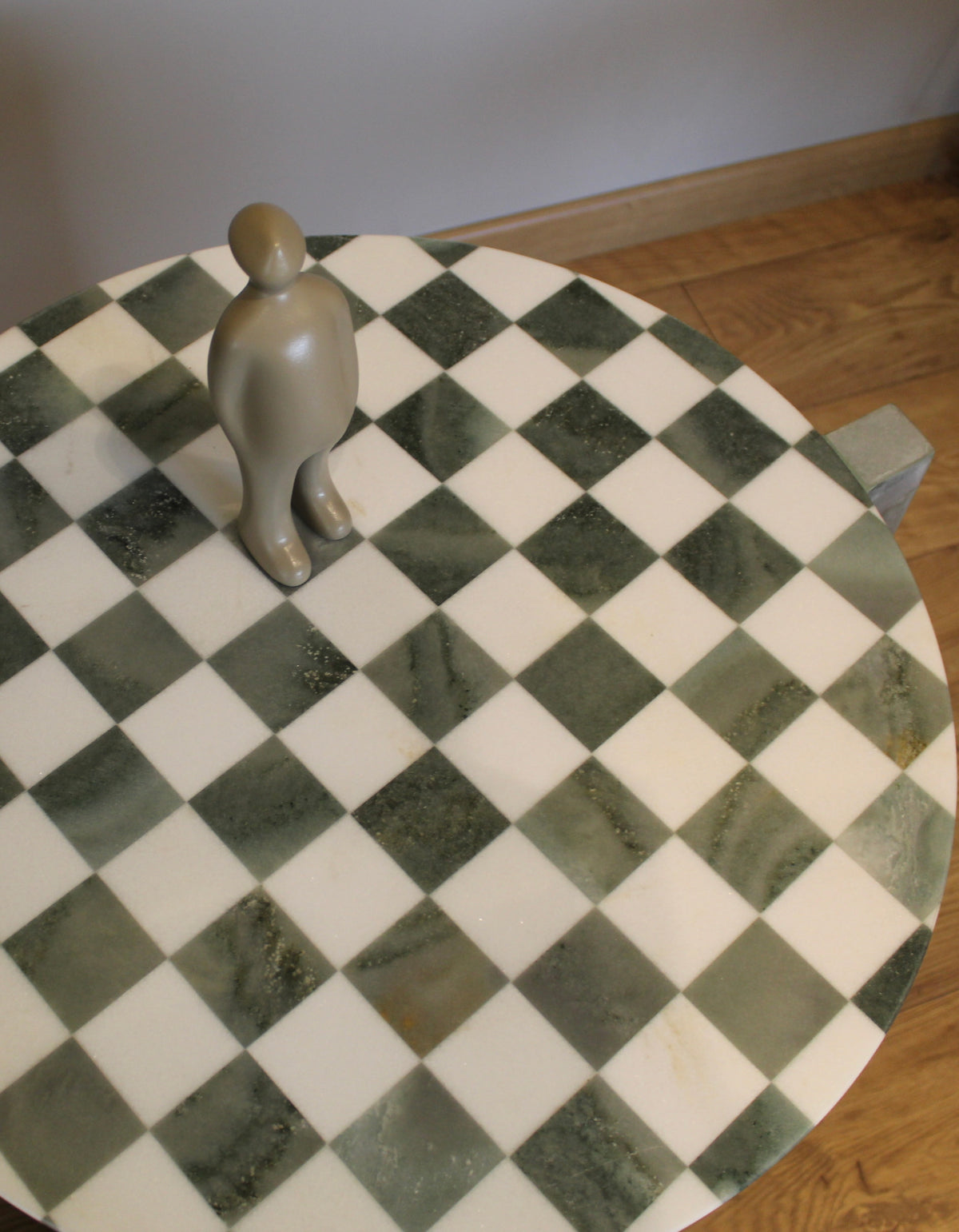 CHEQ’D Side table