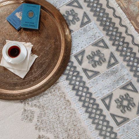 Lattice Hand-knotted Carpet