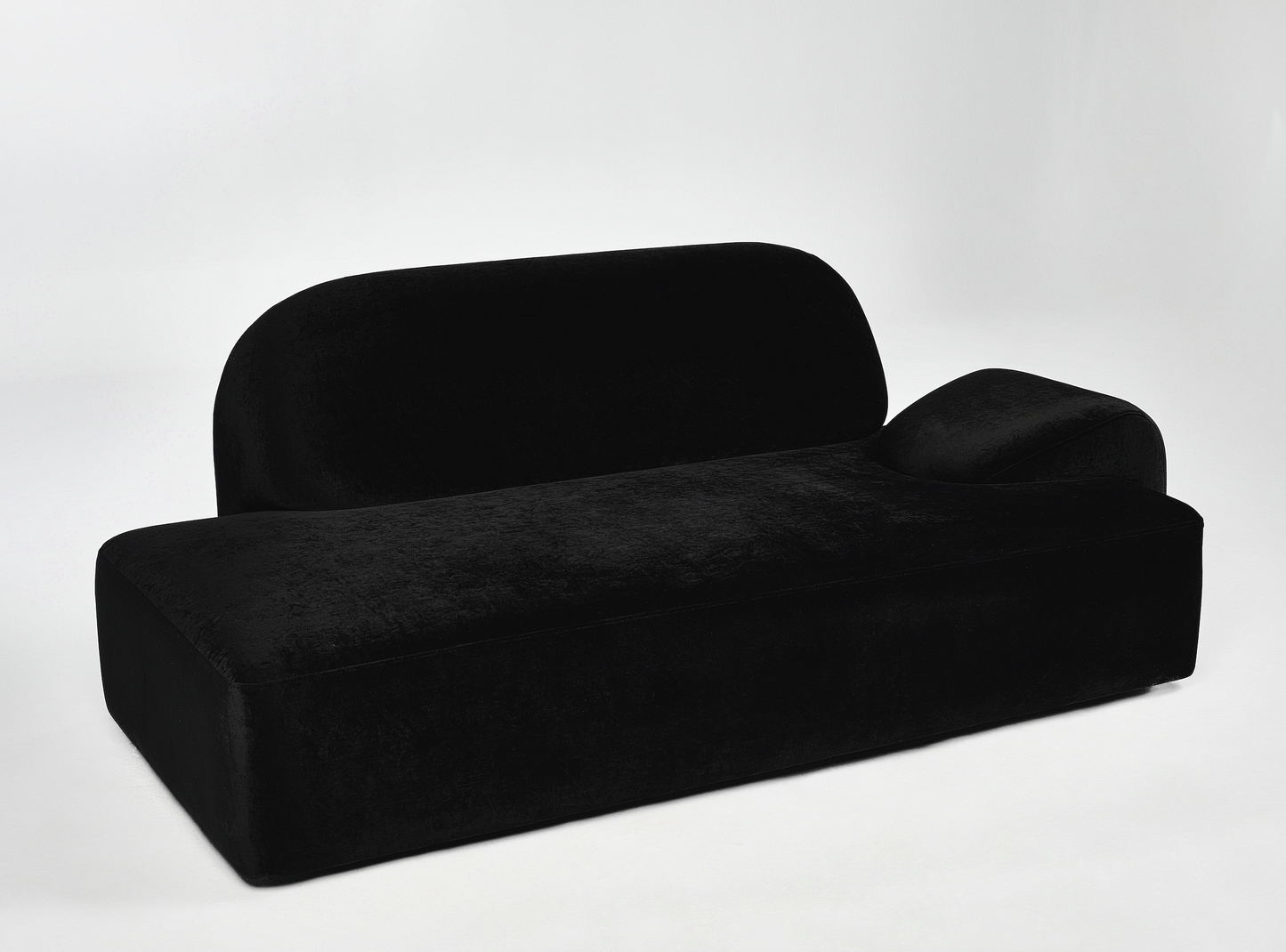 Ari Chaise Lounge