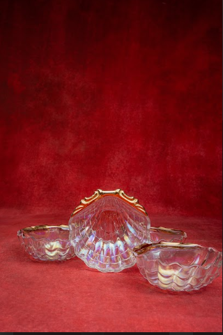 Iridescent White Carnival Seashell/Clam Plate - Set Of Four