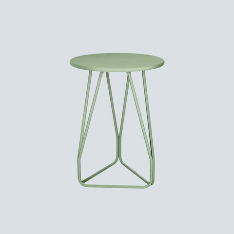 Stratto – Sculptural Metal Side Table