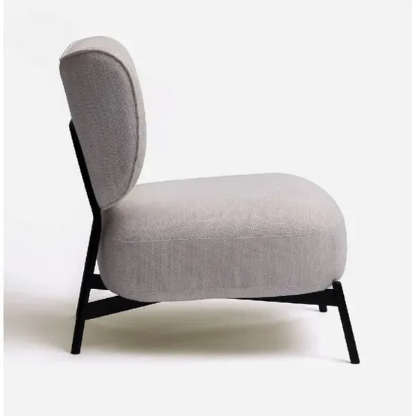 Mobi Chair - C REALITY- The Mob Collective