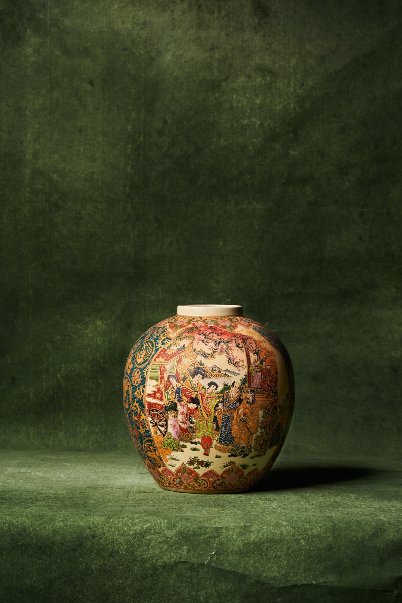Chinoise Vase
