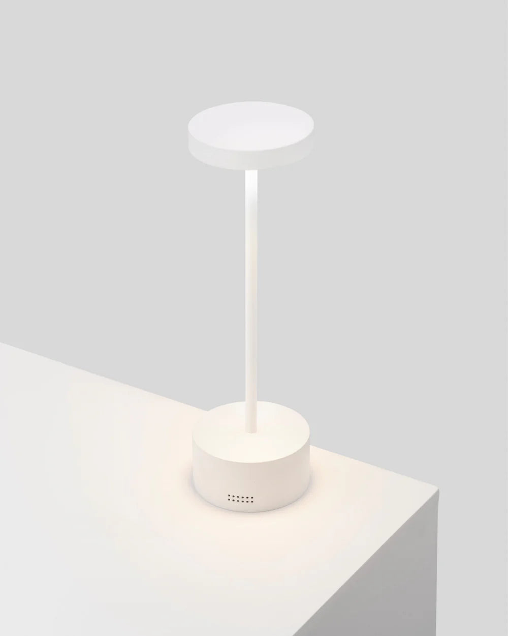 Slender Table Lamp – Modern Minimalist Lighting Design
