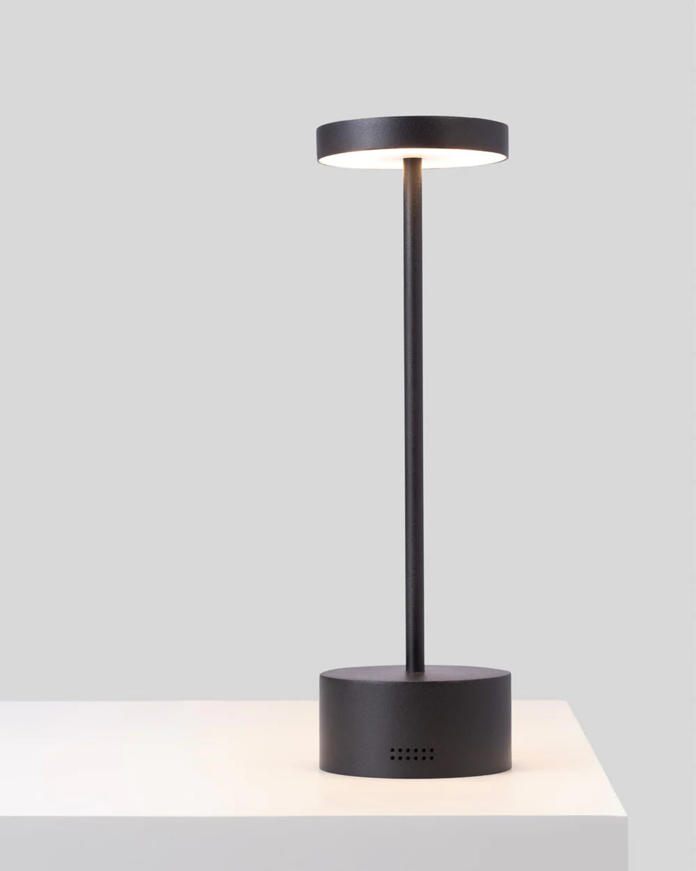 Slender Table Lamp – Modern Minimalist Lighting Design