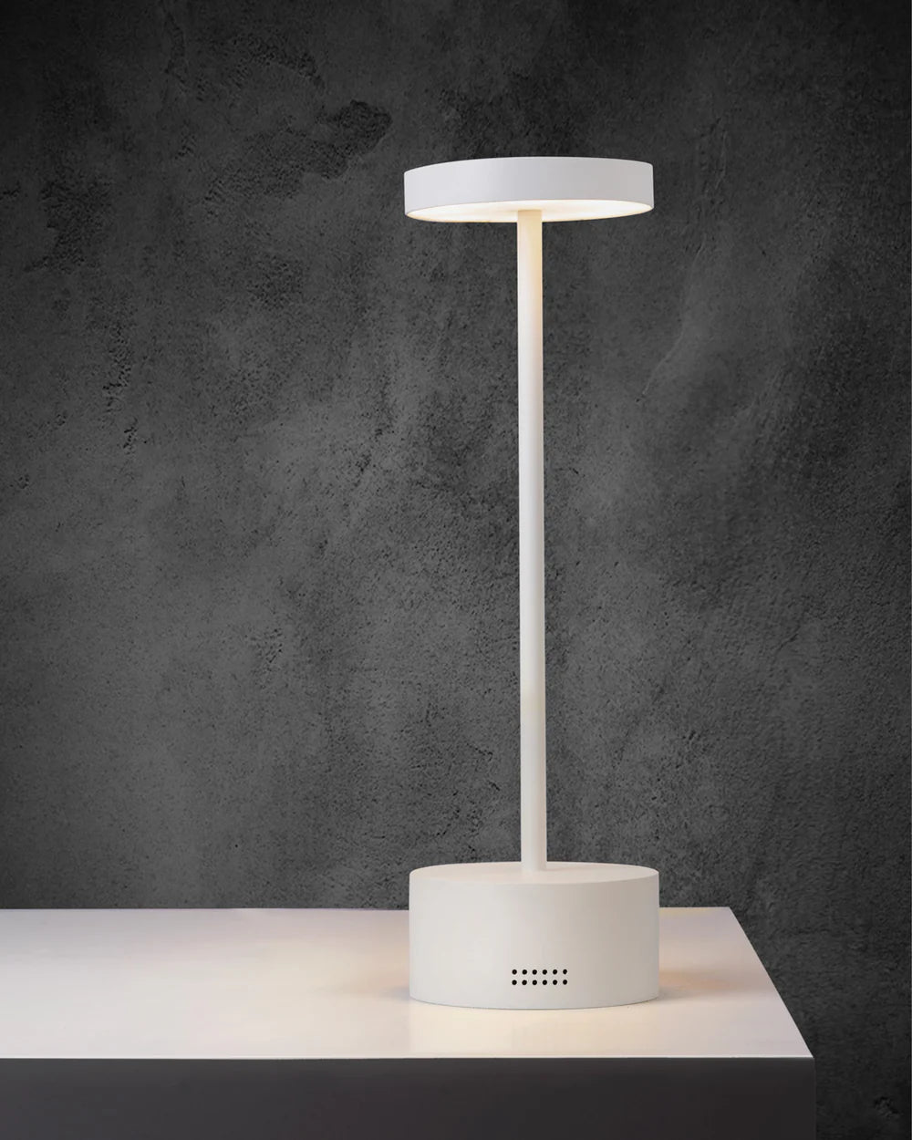Slender Table Lamp – Modern Minimalist Lighting Design
