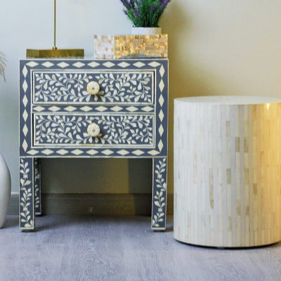 All Pearly Stool - Le Nid- The Mob Collective