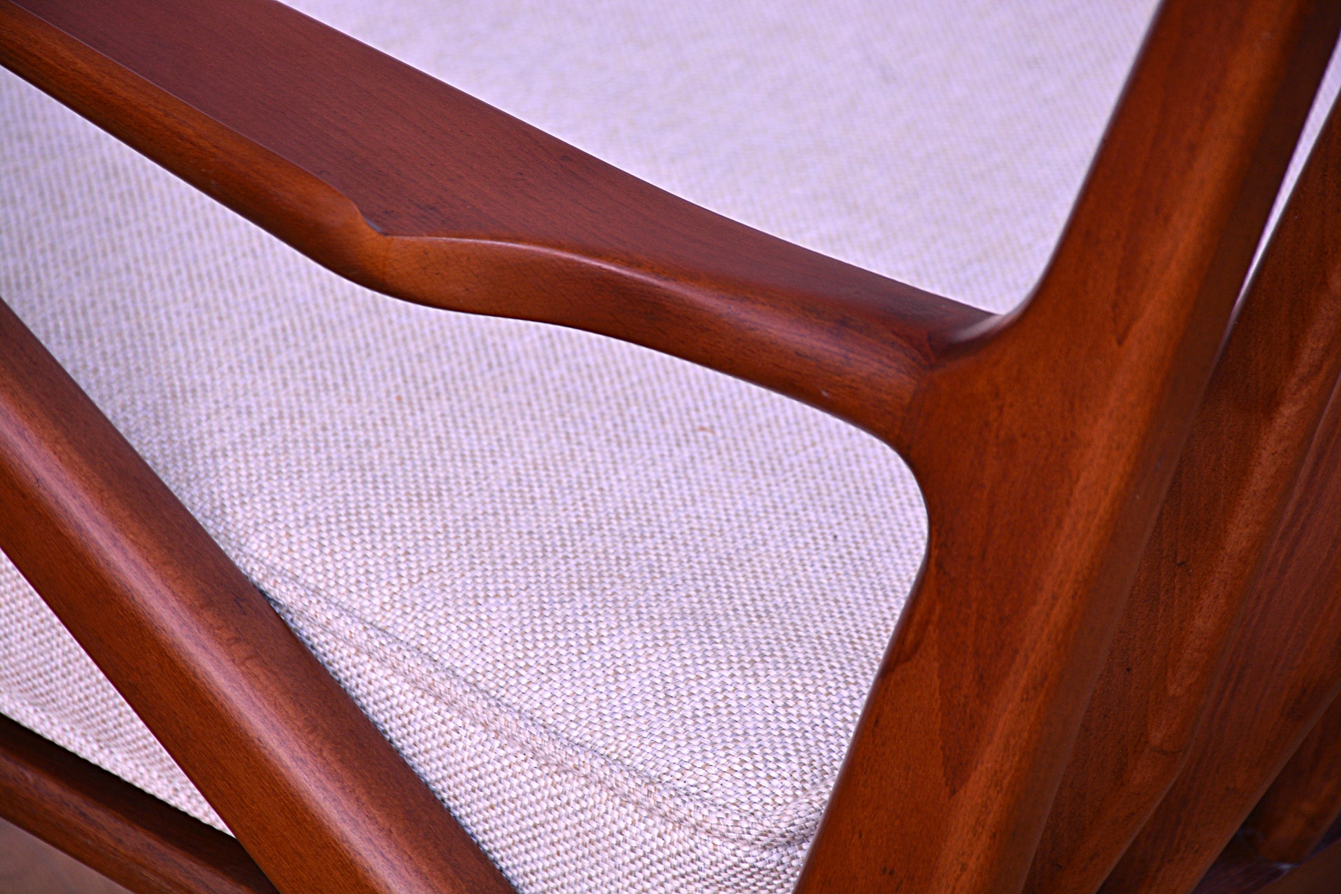 The Zed Chair - Ark Design- The Mob Collective