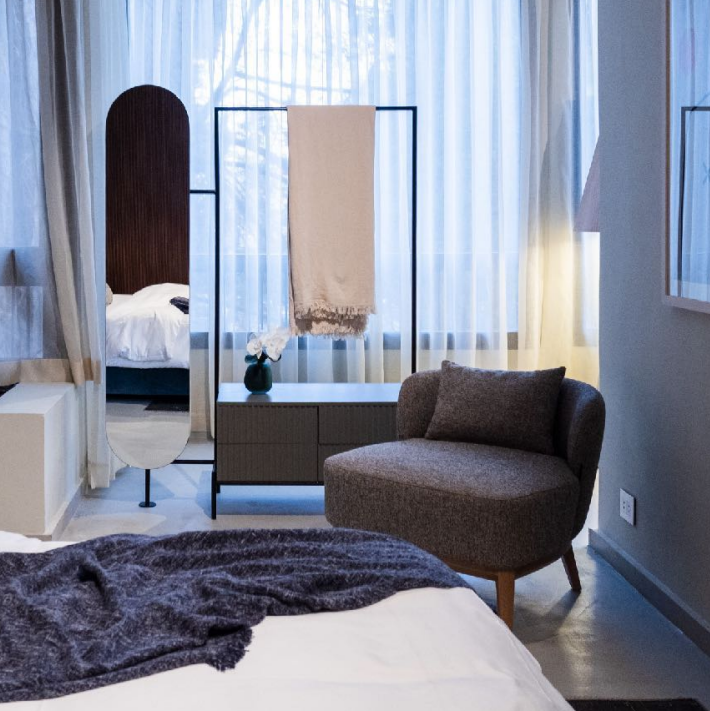 Kate Armchair - C REALITY- The Mob Collective